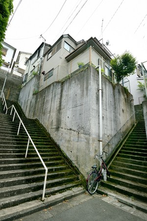 林 貞吉 写真展「都区内に潜む台地のヘリの痕跡―東京人はどのように傾斜地を活用しているか－」