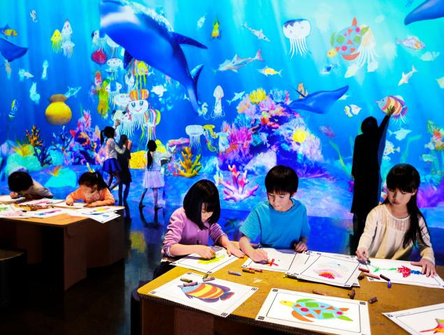 チームラボ お絵かき水族館